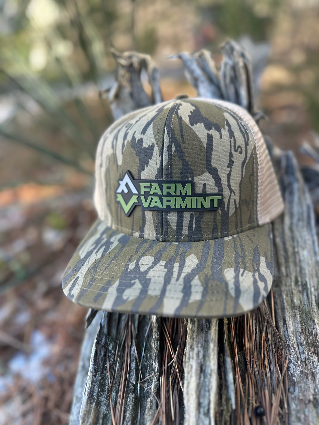 Lost Hat Trucker